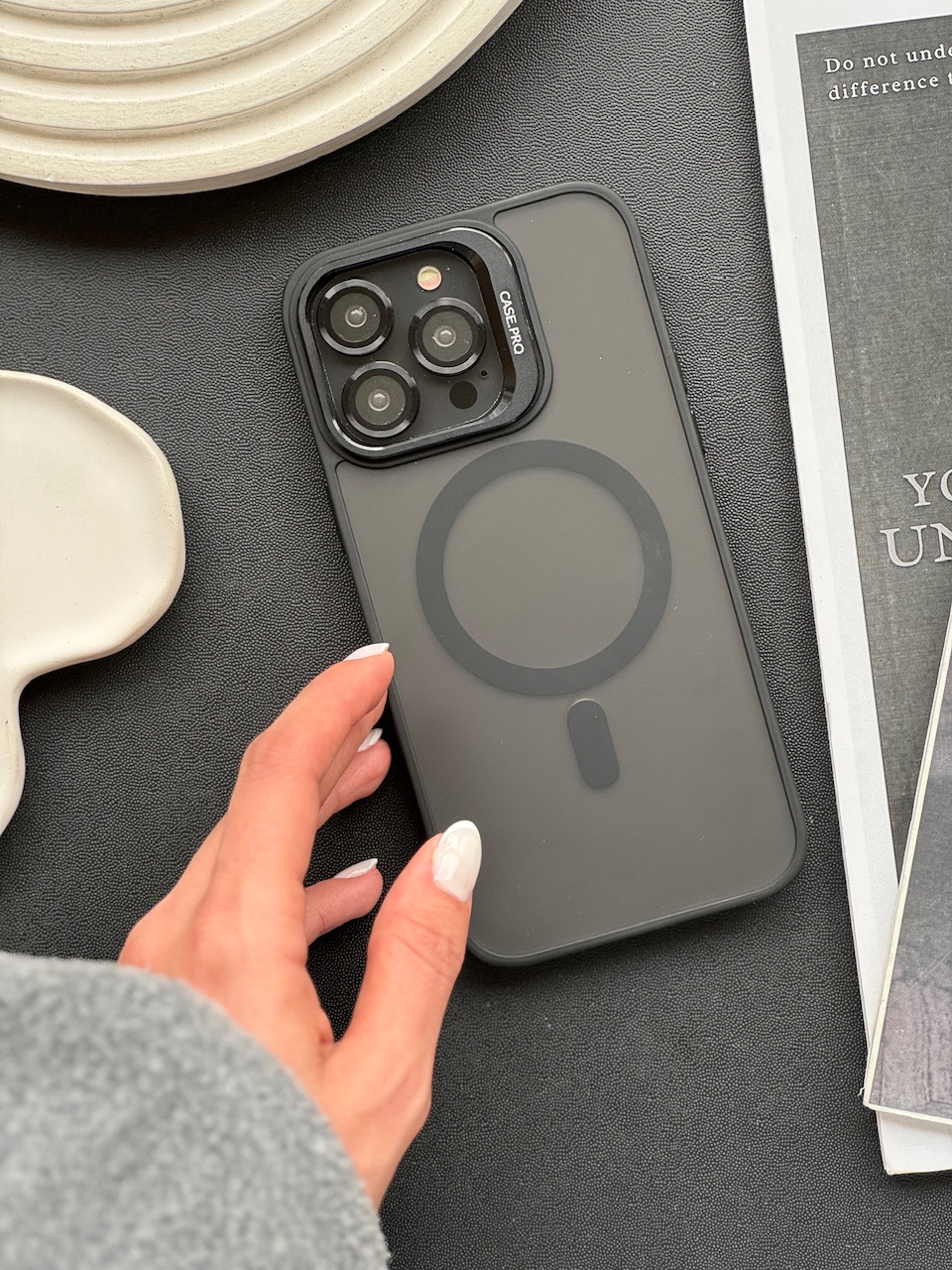 قاب Matte CasePro Lens with MagSafe استند شو با لنز رینگی (کدC1608) - Image 9