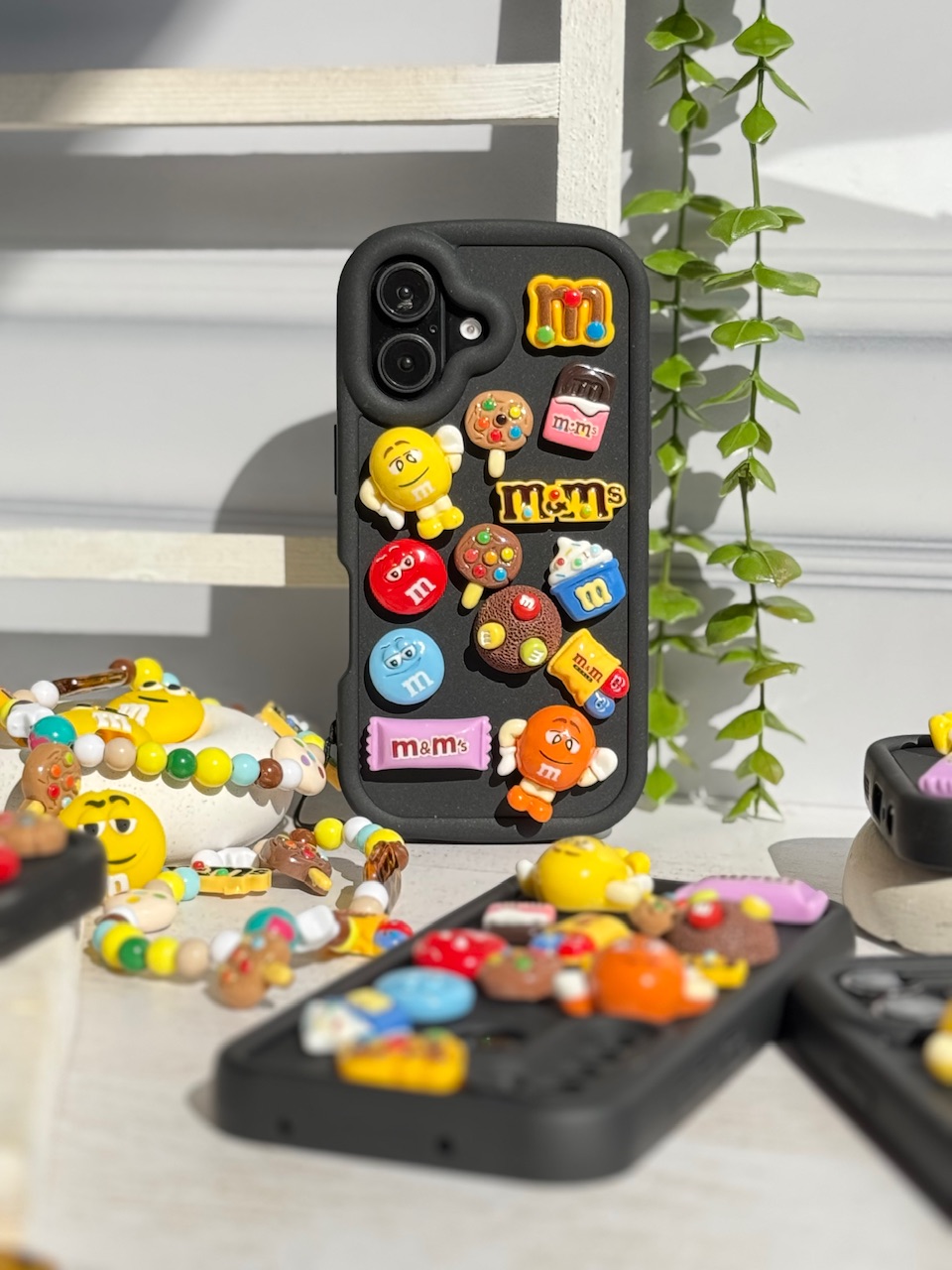 قاب M&M'S برجسته آیفون و سامسونگ و شیائومی (کدC1850)