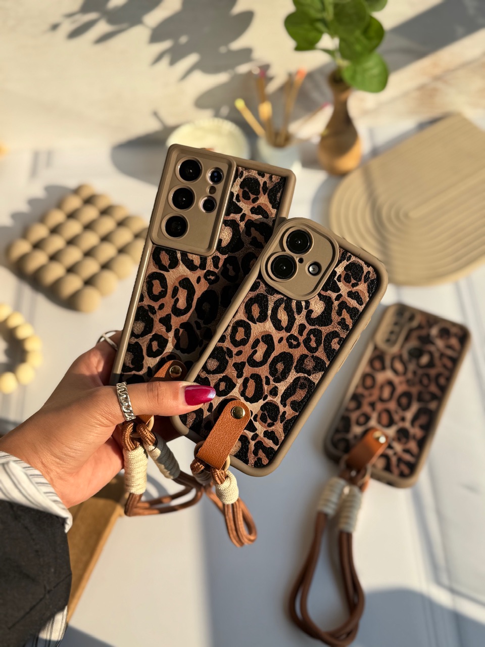 قاب پلنگی قهوه ای سالید با آویز آیفون سامسونگ شیائومی (کدC1925) - Image 4